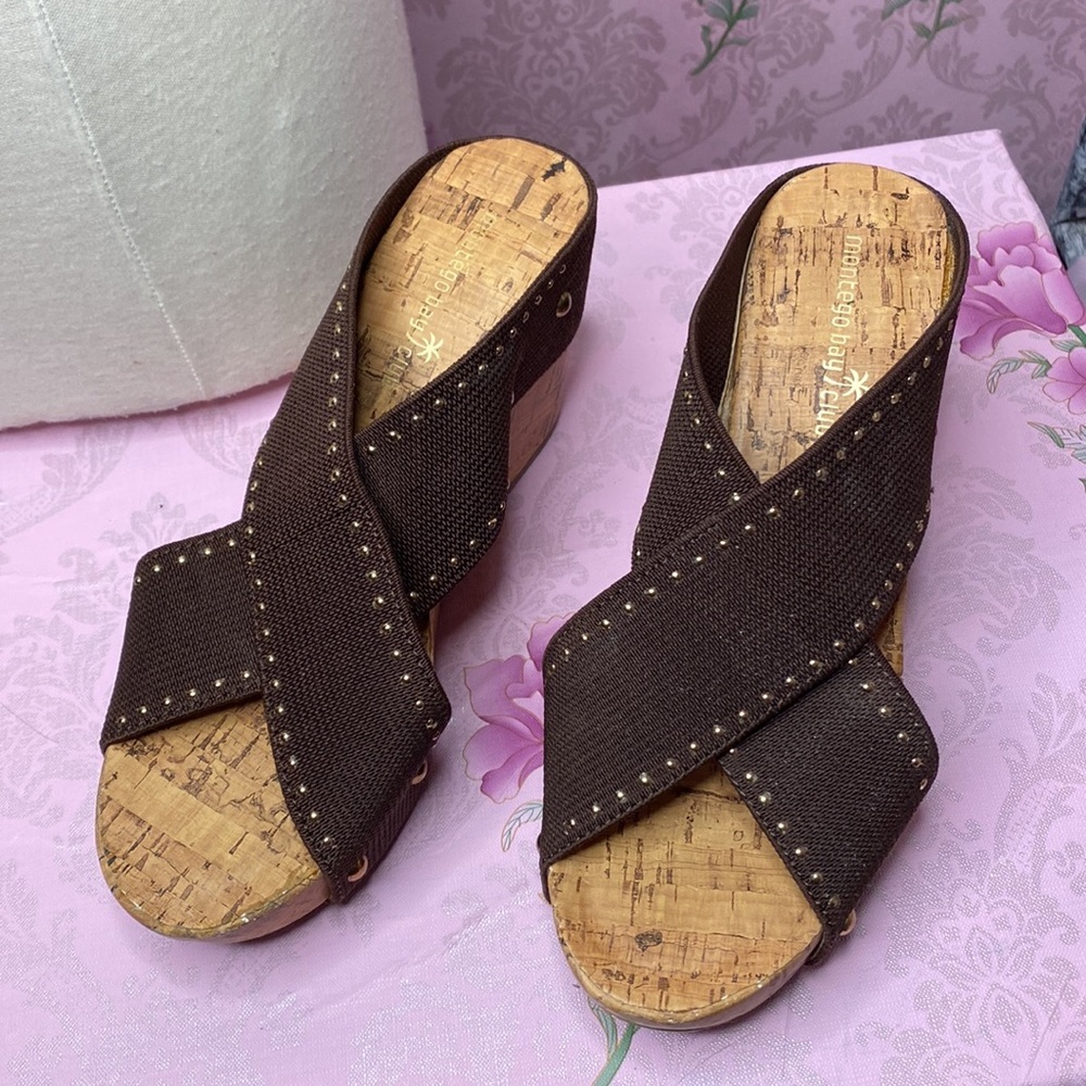 🌹 Montego Bay Club 🌹 NWOT Brown Corkscrew Slip On Platform Wedge Sandals - Picture 2 of 10